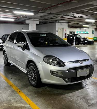 FIAT PUNTO 1.8 SPORTING 16V FLEX 4P MANUAL FIAT PUNTO 1.8 SPORTING 16V FLEX 4P MANUAL